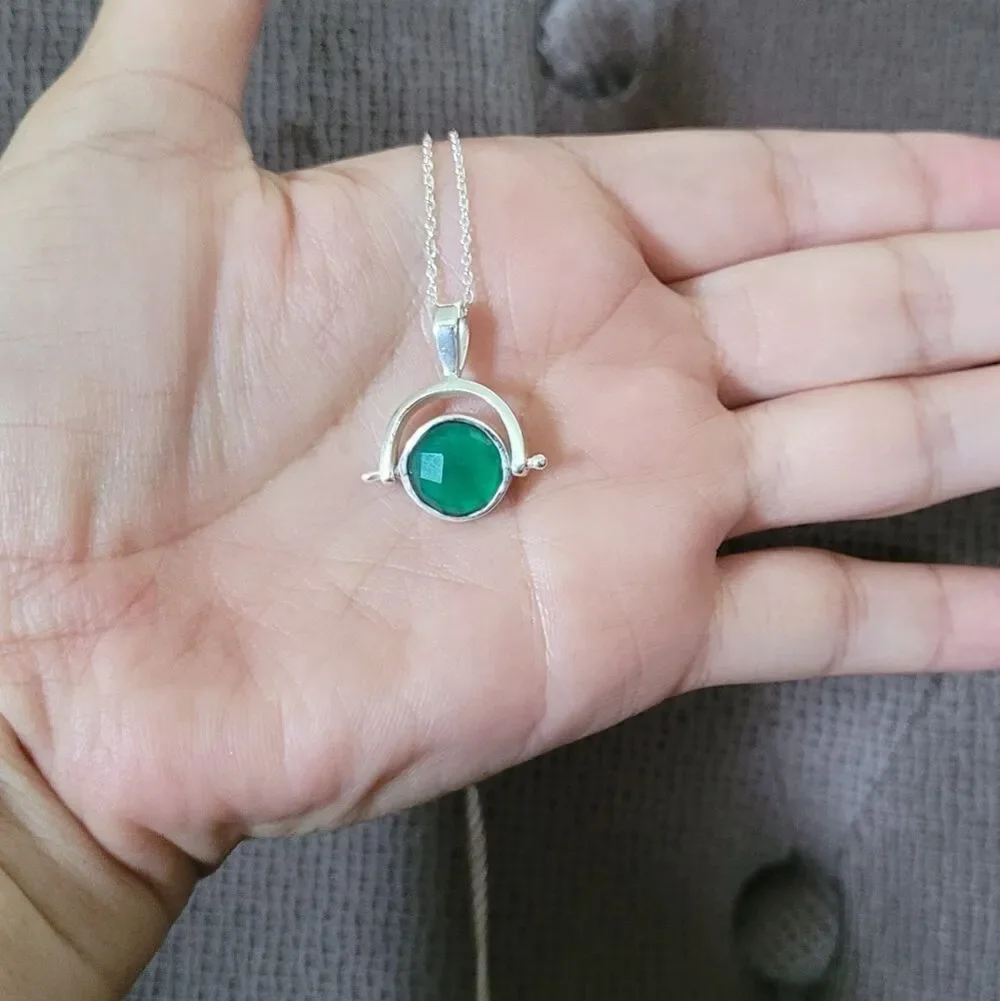 Shivam Rotating Disc💿 Pendant Necklace - NWT